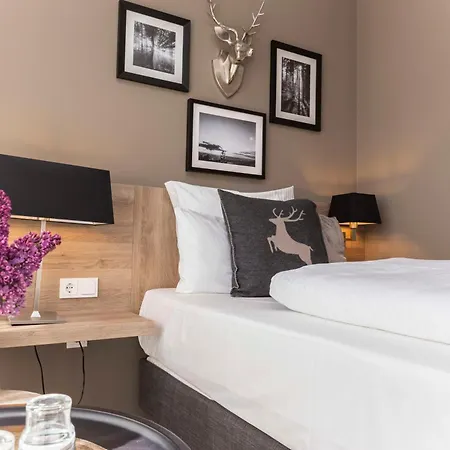 贝斯韦斯特普拉斯奥斯特托酒店 4*