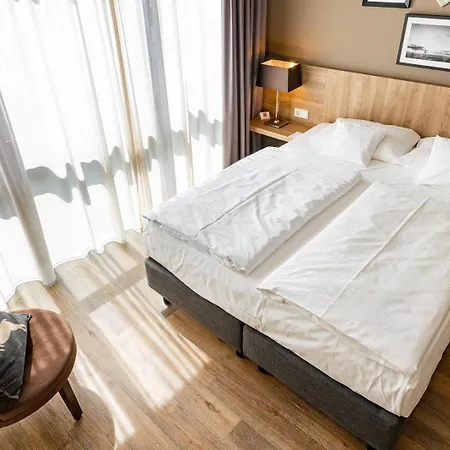 贝斯韦斯特普拉斯奥斯特托酒店 酒店 4*